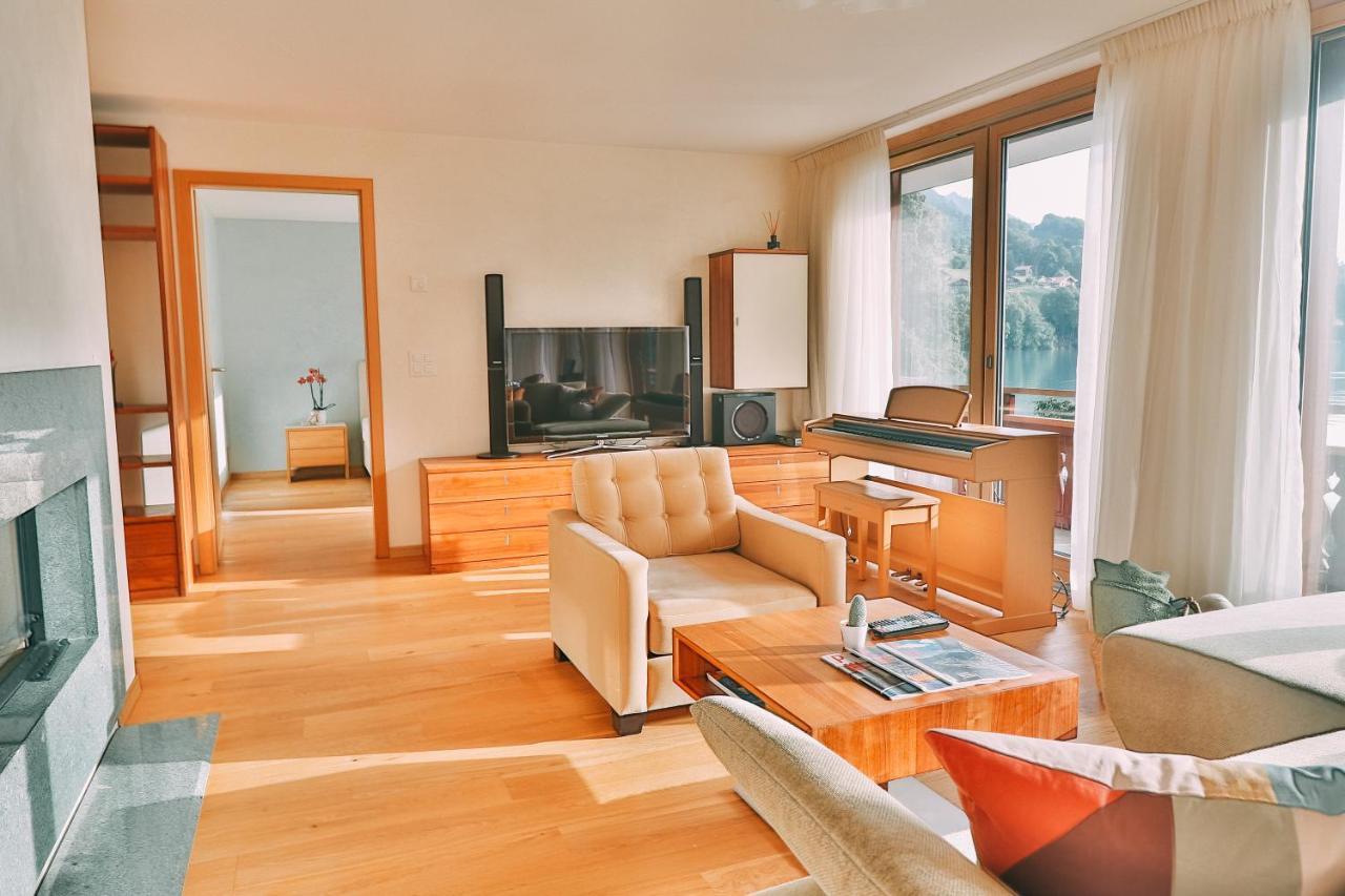Seehaus / lake view apartment Iseltwald Buitenkant foto