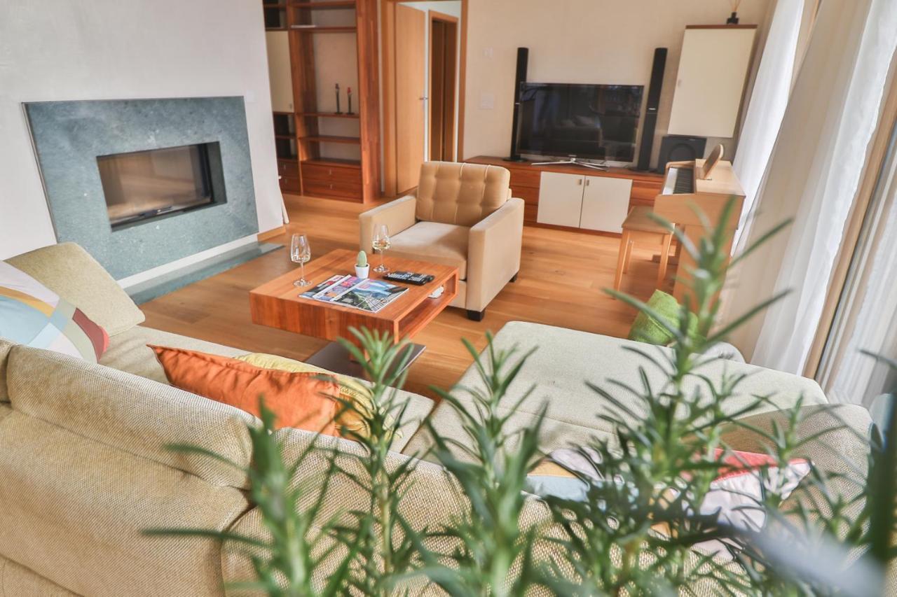 Seehaus / lake view apartment Iseltwald Buitenkant foto
