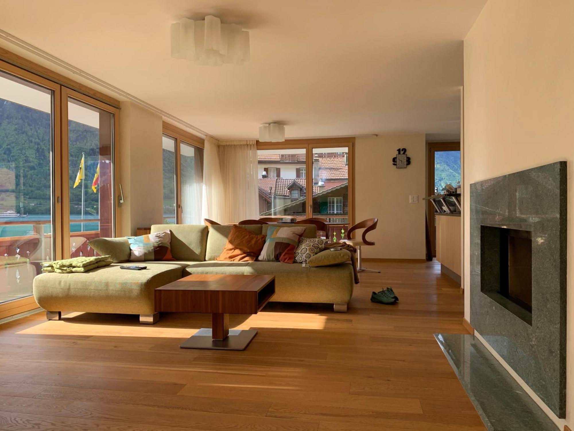 Seehaus / lake view apartment Iseltwald Buitenkant foto
